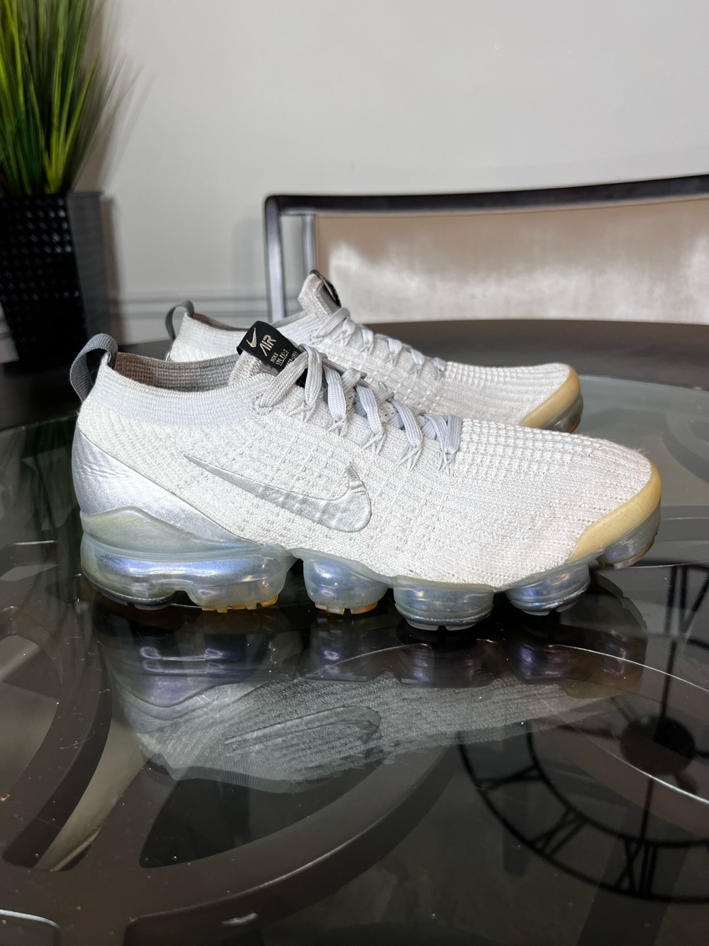 Nike Air Vapormax Flyknit 3
White Metallic Silver Platinum Sneaker Womens Sz 9
